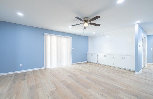 707 Norwood Lane - 707 Norwood Lane, Hearne, TX 77859