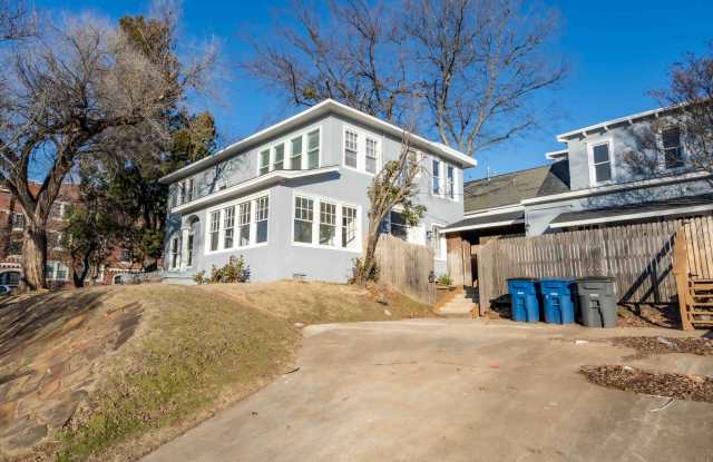 Prime Location! 2bed/ 2 bath! Schedule a tour today! photos photos