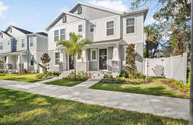 A bold South Tampa luxury home with 3 Beedrooms and an Executive Den—where elegance meets exclusivity photos photos