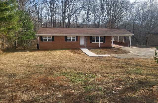 530 North Main Street - 530 North Main Street, King, NC 27021