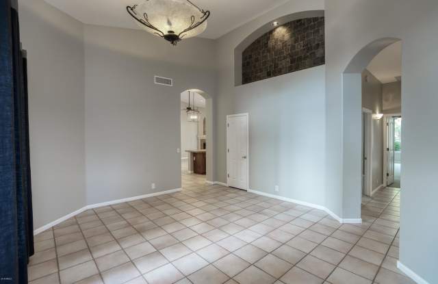 4518 E Paso Trail Gallery 4