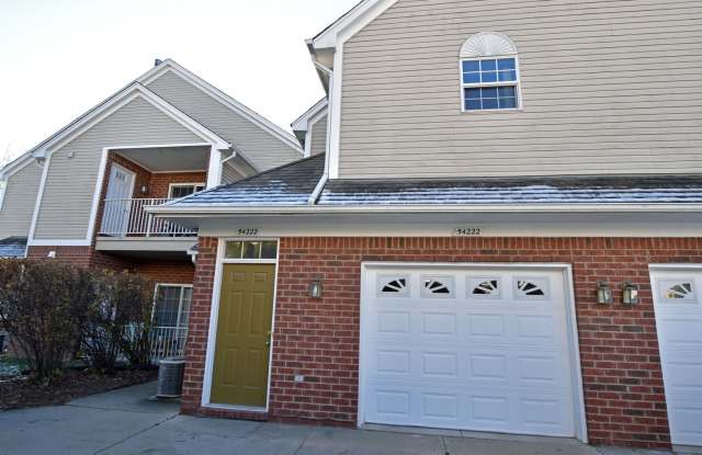 Shelby Twp 2-Bedroom,2-Bath, attached garage. 2nd floor unit. Immediate occupancy. - 54222 East Annsbury Circle, Macomb County, MI 48316
