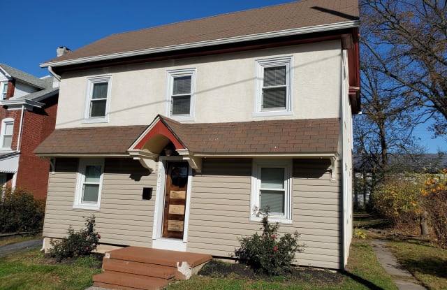 27 N FRONT STREET - 27 North Front Street, Souderton, PA 18964