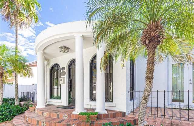 1220 SE 2nd St photos photos