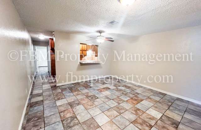 2541 W. Sycamore Ave. - Cozy 2 Bedroom, 1.5 Bathroom Townhome Apartment in Corsicana, TX! - 2541 West Sycamore Avenue, Corsicana, TX 75110