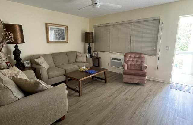 147 MARKHAM G Gallery 2