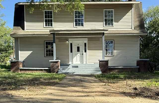 2416 34th Avenue North Gallery 1