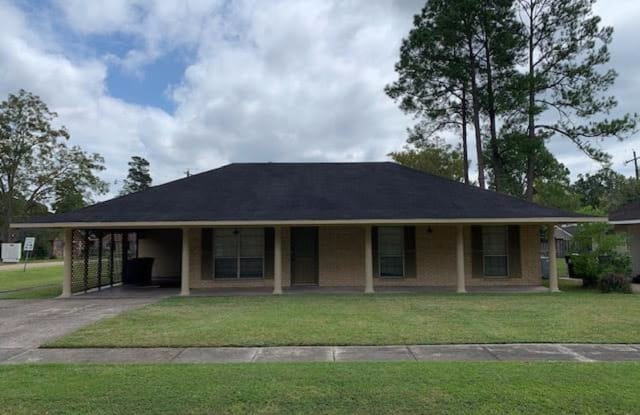 1786 McQuaid Dr. - 1786 Mc Quaid Drive, Village St. George, LA 70810