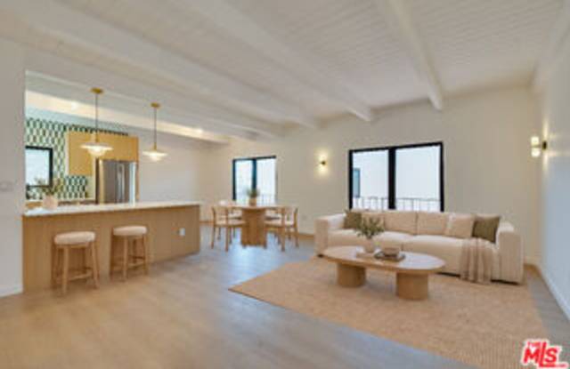 1223 Havenhurst Drive Gallery 1