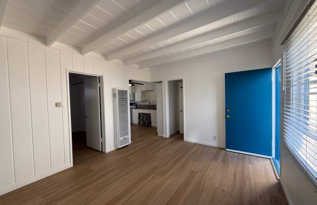 1033-1035 Bath Lane photos photos