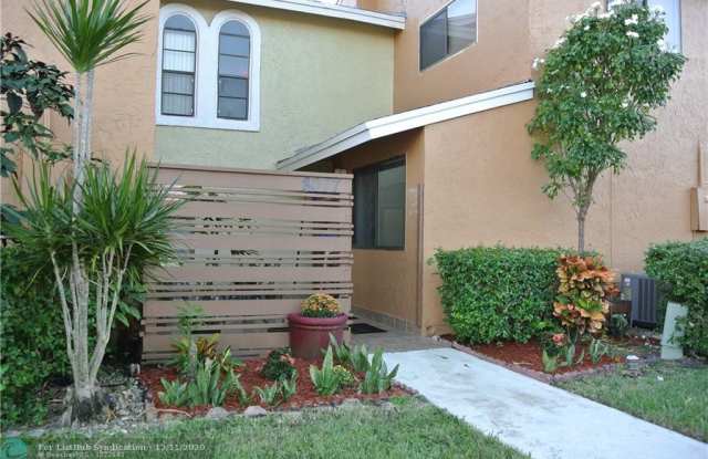 8077 NW 71st Ct Gallery 3