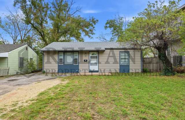 2322 South Waco Gallery 1