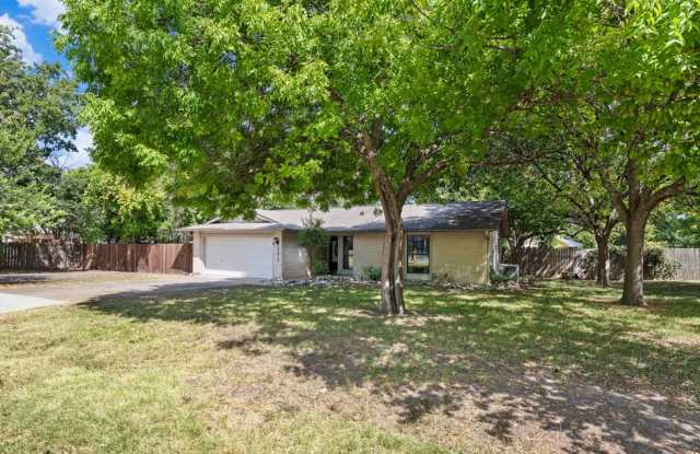 Lock In This Rate – Charming Single-Story Home in NW Austin! photos photos