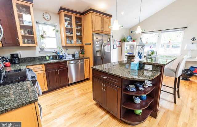 1118 BAY RIDGE AVENUE Gallery 3