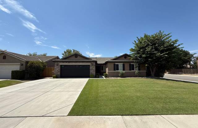 Incredible Rental In the SW! 3bd +2ba with RV parking $2,600 Rent Gallery 1