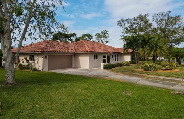 331 OAKWOOD CIRCLE - 331 Oakwood Circle, Englewood, FL 34223