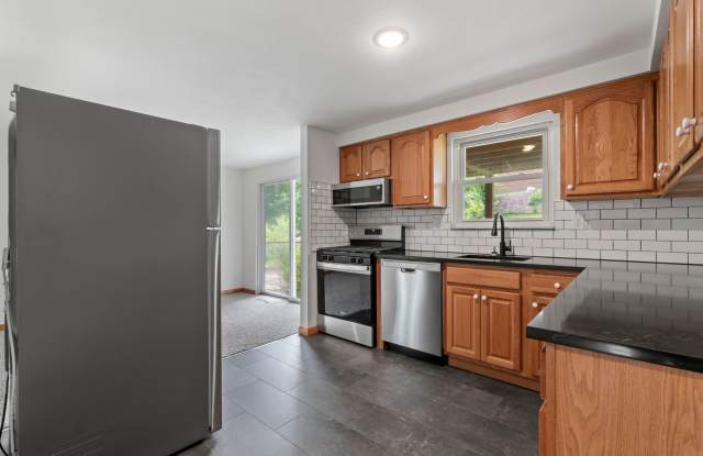 FIRST MONTH FREE! MOVE IN TODAY to this NEWLY RENOVATED 2-bedroom in West Mifflin! Gallery 3