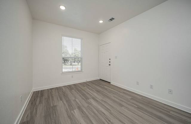 1608 W. 5th St. Gallery 4