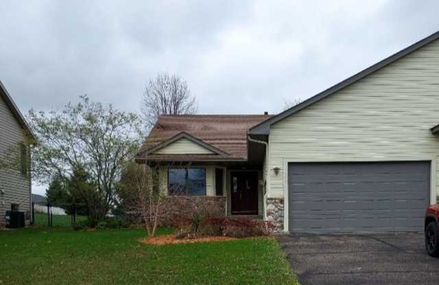 Nice 3 Bedroom 3 Bathroom Twinhome in River Falls photos photos