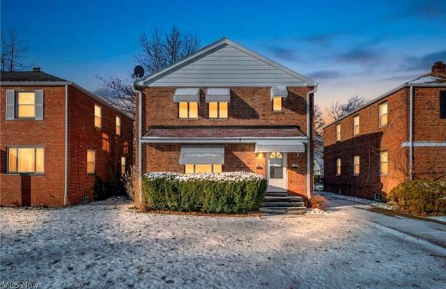 422 E 222nd street unit: 2 photos photos