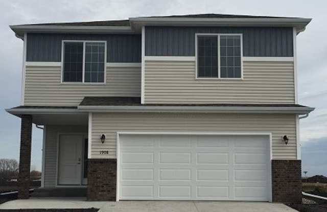 Horizon Shores 3 Bedroom House - 1908 41st Street South, Moorhead, MN 56560