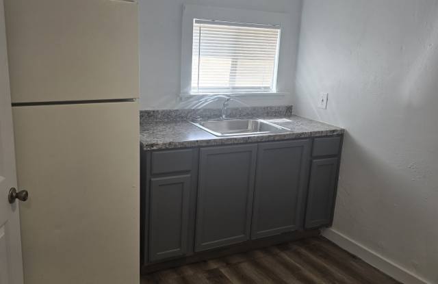 553 Barrett Place - B Gallery 2