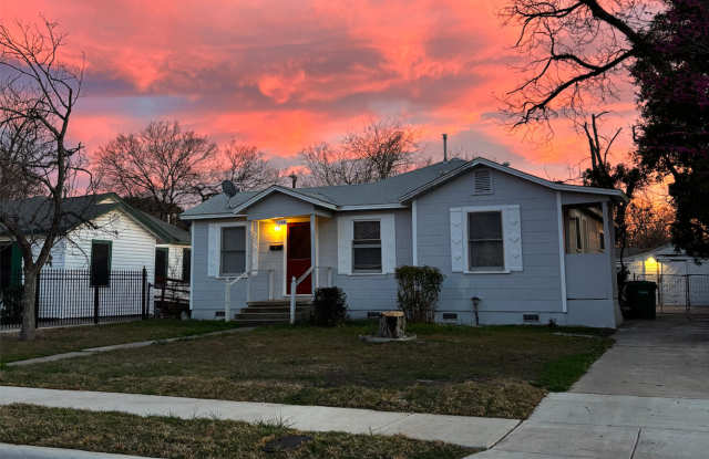 Updated 3-Bedroom Home with Detached Garage & Fenced Yard photos photos