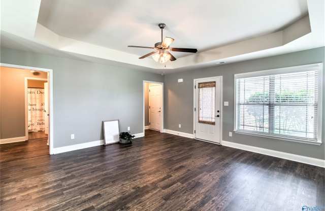 5021 Montauk Trail Gallery 3