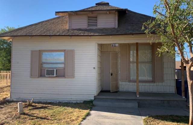 Spacious 3 bedroom house in Needles - 316 Cibola Street, Needles, CA 92363