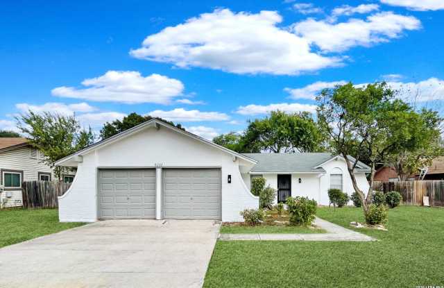 8211 Creekline Dr photos photos
