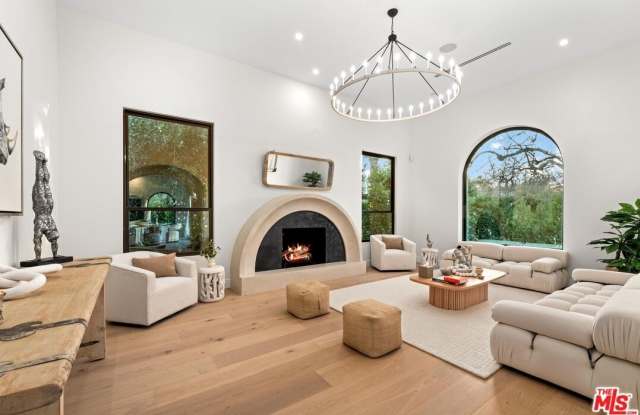100 S La Jolla Ave Gallery 1