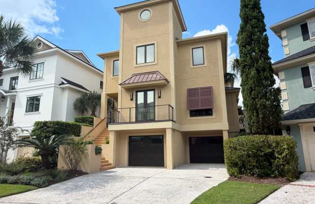 Exquisite Waterfront Home with Pool and Elevator Gallery 1