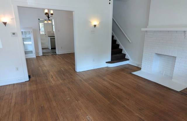 3 Bedroom 1 Bathroom Left Side Duplex (Regent Square) Gallery 4