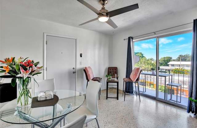 458 SW 9th St photos photos