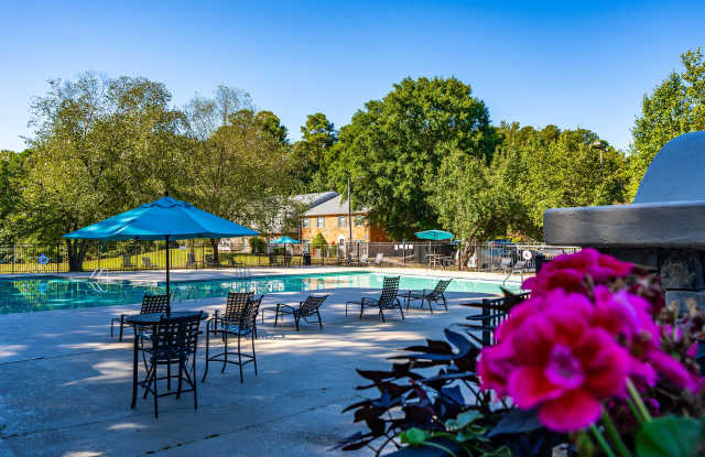 Woodland Creek Townhomes and Apartments Gallery 4