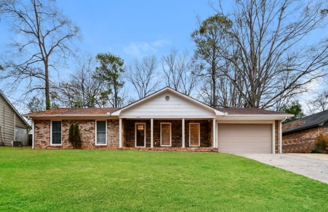 2208 28th Street East - 2208 28th Street East, Tuscaloosa, AL 35404