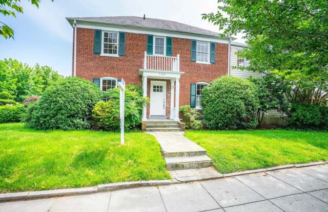 Charming and Spacious 4 BD 3 BA on Large Corner Lot near Georgetown in NW DC!! photos photos