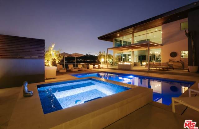2651 Nichols Canyon Rd photos photos