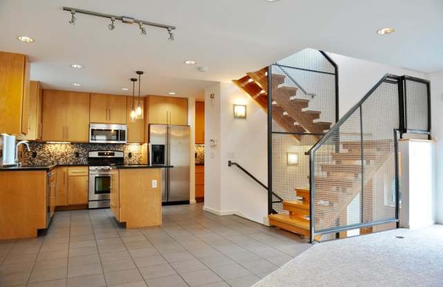 5214 11th Avenue Northeast Gallery 4