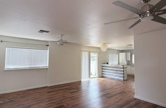 3 bedroom 2 bathroom with garage in Seascape at Makakilo Gallery 4