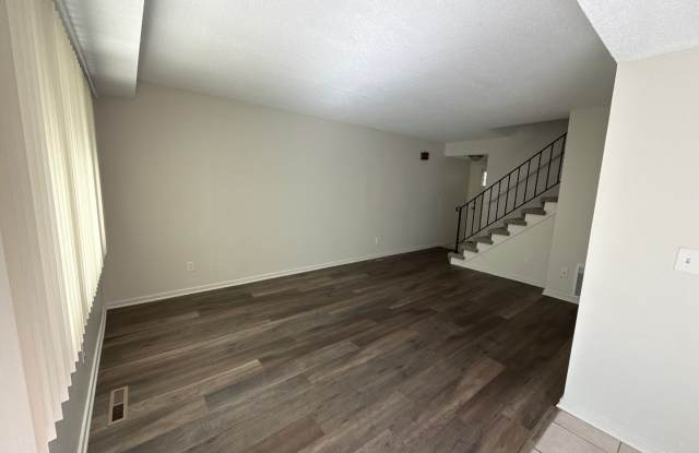 Updated 3BR Burnsville Twin Home with Large Yard & Fire Pit. Available NOW! Gallery 4