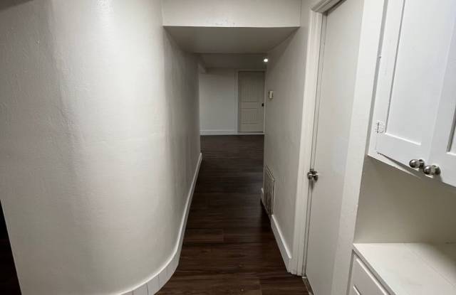 3 Bed, 1 Bath Home with Fenced Yard Gallery 1