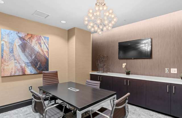 Radiant Fairfax Ridge Apartments Gallery 4