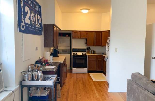 709 W. Wrightwood 2R Gallery 2