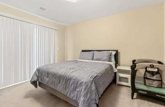 Lake Mary Dog-Friendly Furnished Home Available for Monthly & Mid-Term Rentals Gallery 4