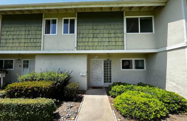 Spacious 2-Bed Townhome Near Everything You Need photos photos