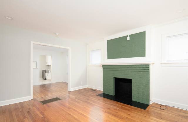 350 Bassett Avenue photos photos