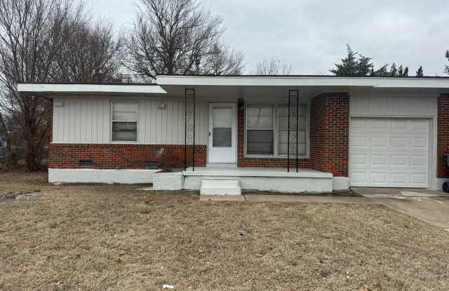 4312 NW Santa Fe - New Listing! - 4312 Northwest Santa Fe Avenue, Lawton, OK 73505