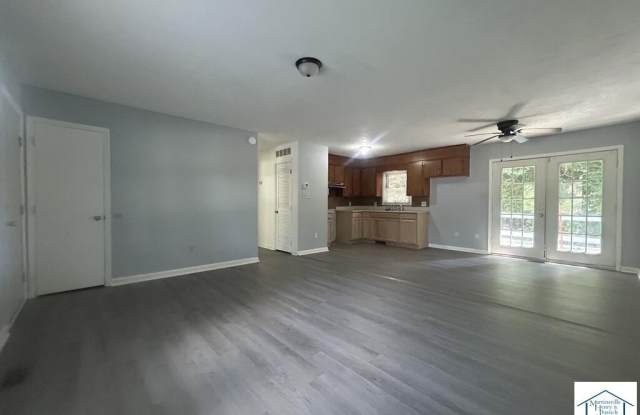 804 Royal Dr Gallery 2