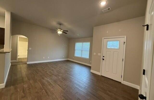 2104 S Greystone Square Gallery 4